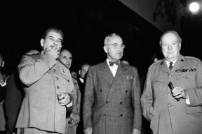 亚博体育官方-德甲倒计时，俄克拉荷马雷霆转会期迎来里程碑，细节引发关注，话题不断，控场能力受关注