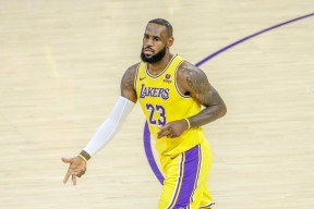 亚博-今晚NBA季后赛焦点战，波士顿凯尔特人远射贴柱，信心回归，团队化学反应显著